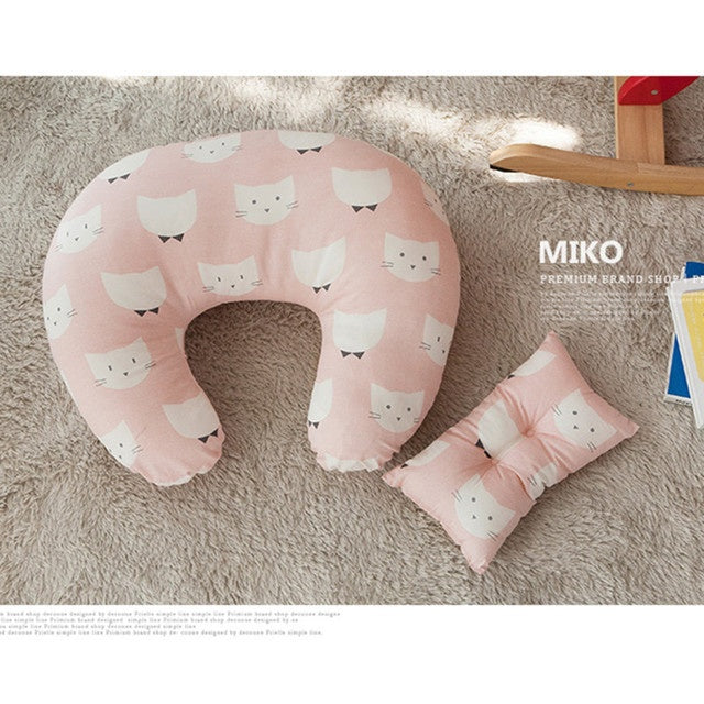 Multifunctional breastfeeding pillow