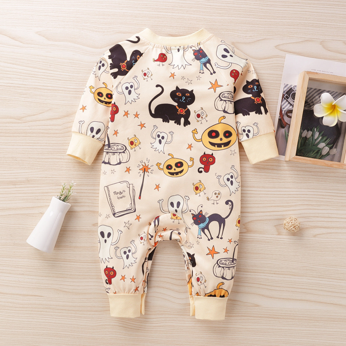 Halloween print baby jumpsuit