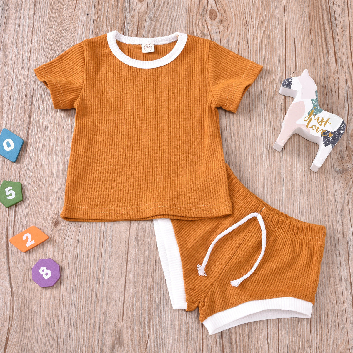 Two-piece set for infants and toddlers