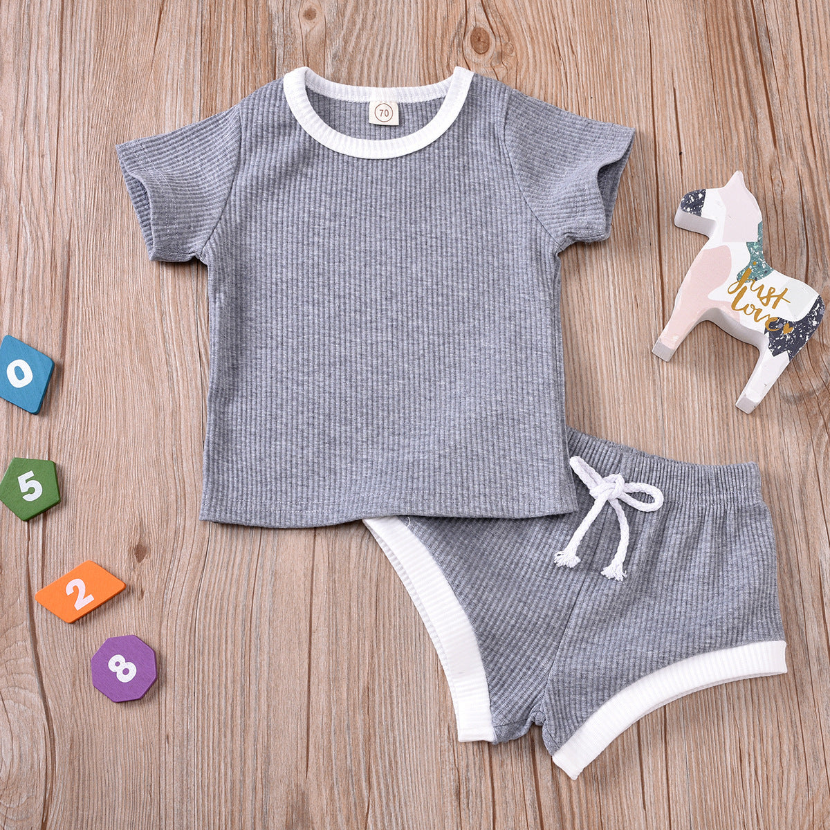 Two-piece set for infants and toddlers